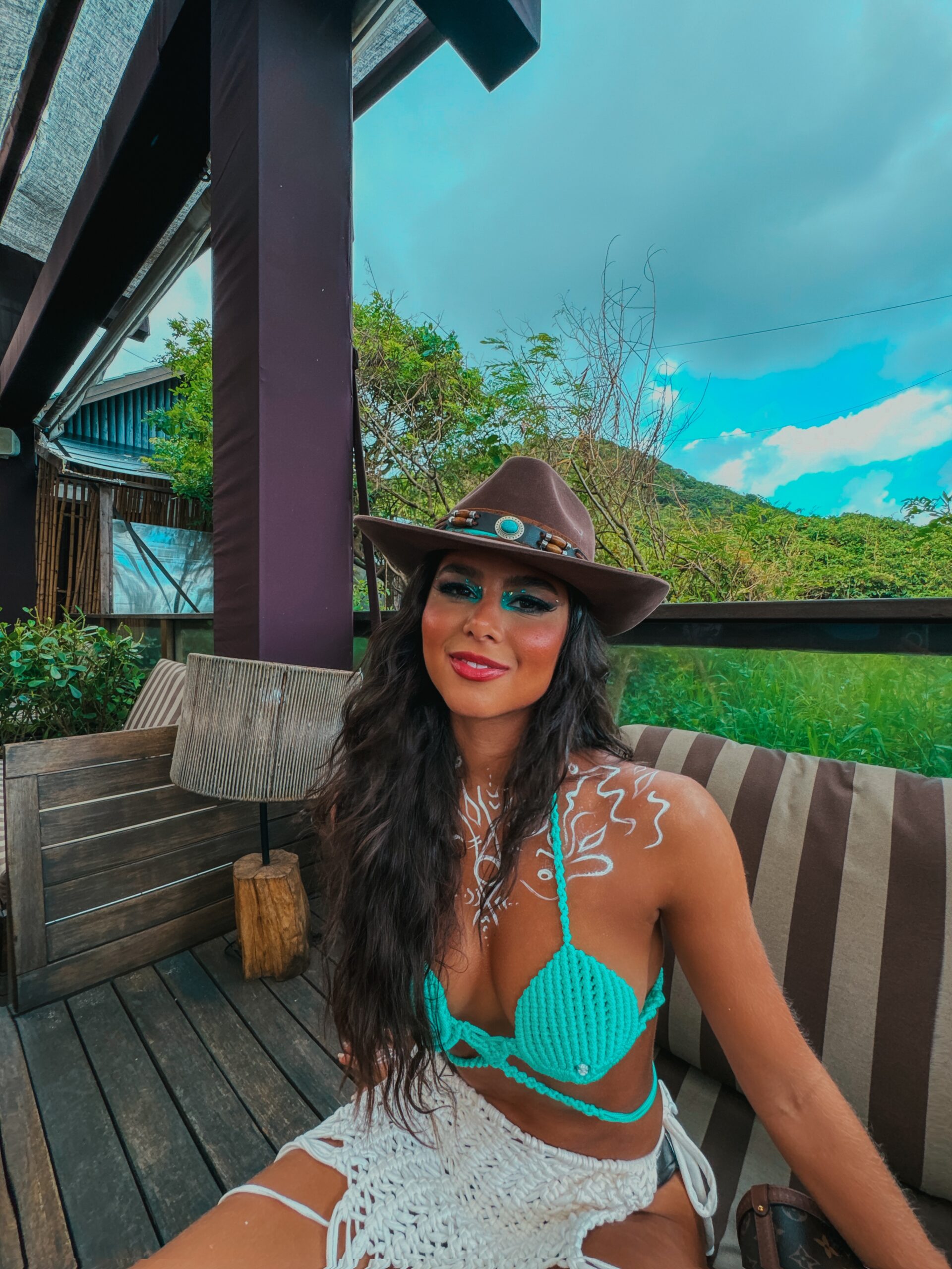 Facetune_14-02-2024-12-17-52